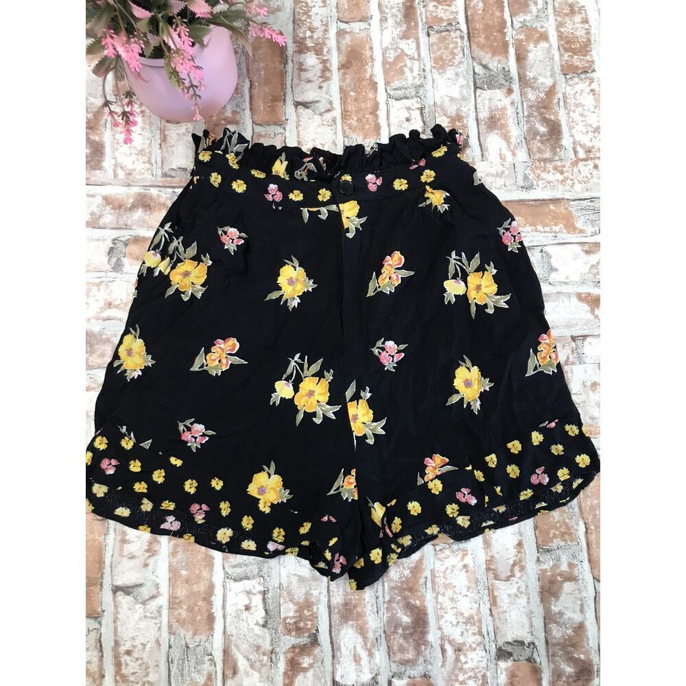 FOREVER 21 Black Summer Floral Print High Rise Inseam 2.5" Shorts Sz X-sm